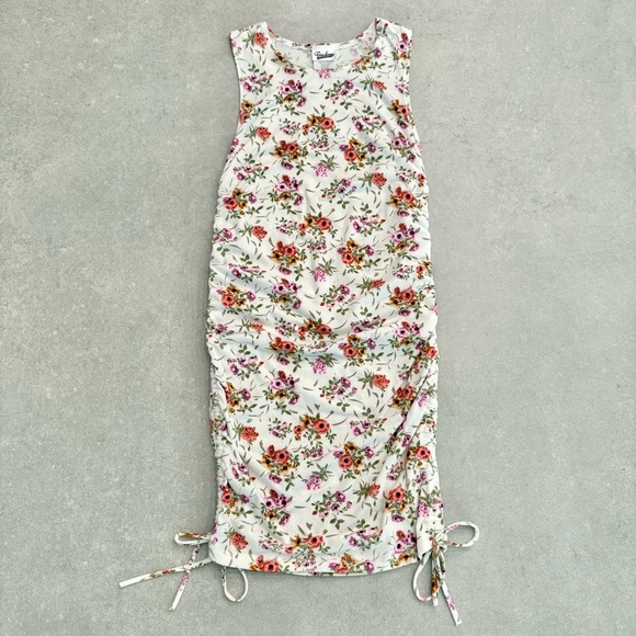 RANDOM HEARTS ruched sleeveless floral dress - Picture 1 of 6